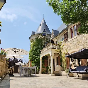 The At Chateau Joncasses Near Cahors, France Couette-café